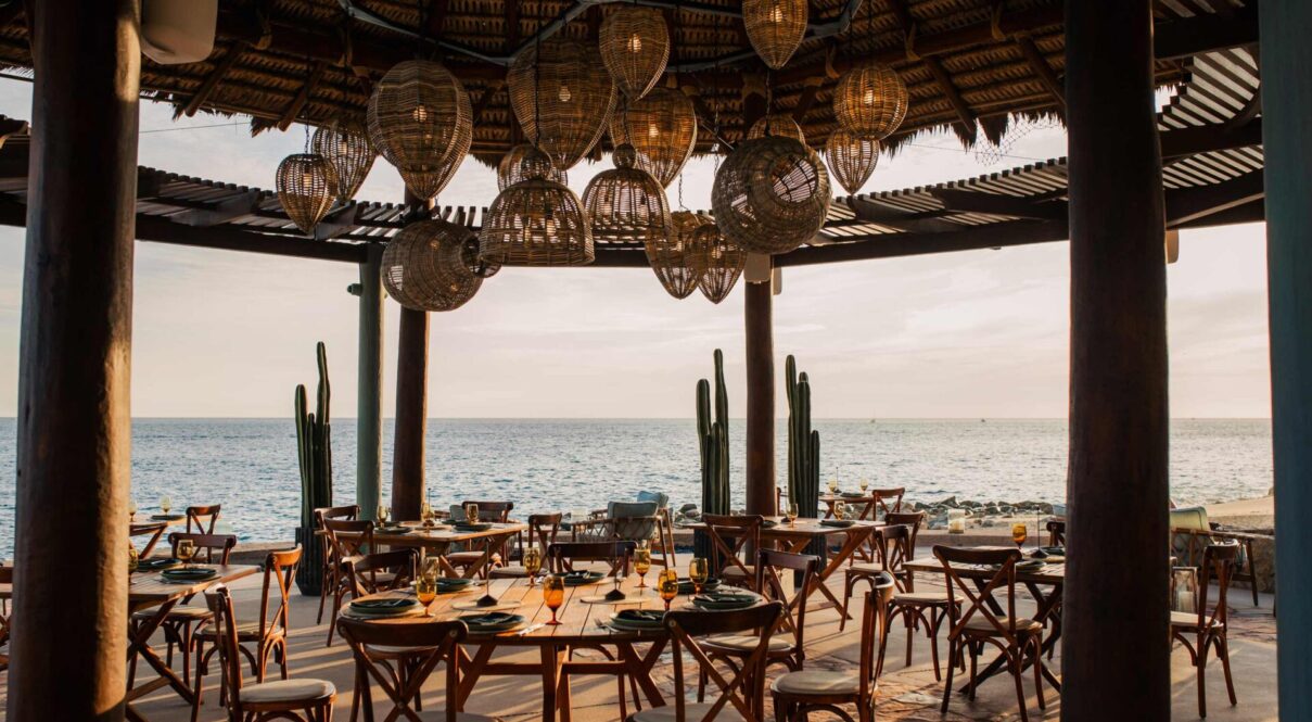 Mar y Lena Steaknight at The Beach Club Palapa by Cabonoise web res 5118