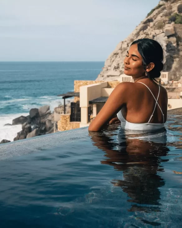 ESCAPE TO PEDREGAL