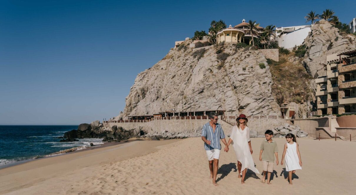 Outdoor family beach farallon by Panoramalab web res